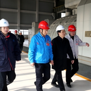 ���ɫ���F(tu��n)����(j��ng)���u���bһ���������ι�˾�{(di��o)��