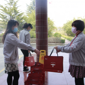 ���ι�˾Ů��ί�e�O�_չ�c�����ˡ�ϵ�л��