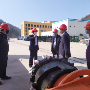 ��˾�hί��ӛ�������L�ߕԱ�����(d��o)�z��ұƺú�V(li��n)��ԇ�\�D(zhu��n)����