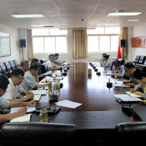 ��˾�hί��Փ���ĽM�J(r��n)���_չ�w�������԰��ٸġ��Ă�(g��)��һ�顱���}�W(xu��)��(x��)