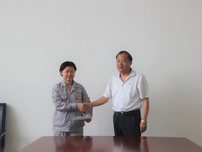 ��˾�I(l��ng)��(d��o)���Lο���ϸɲ������h�T�����y�h�T