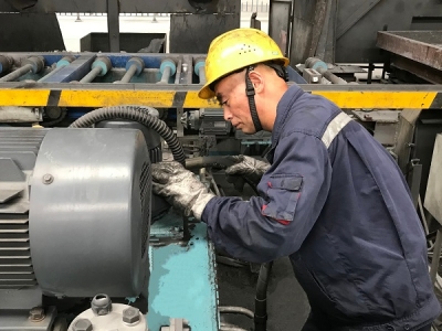 �҂�����ġ����Sţ������ӛ�(y��ng)�O�ֹ�˾�M�b܇�g��������L(zh��ng)������